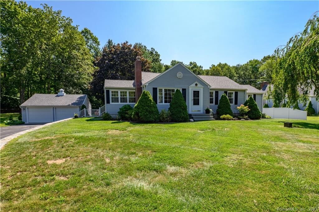 Property Photo:  419 Village Street  CT 06472 