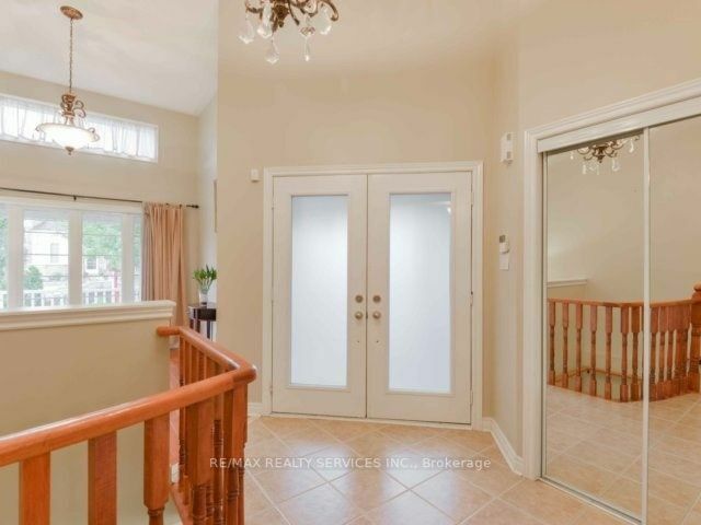 Property Photo:  106 Pennyroyal Cres  ON L6S6J6 