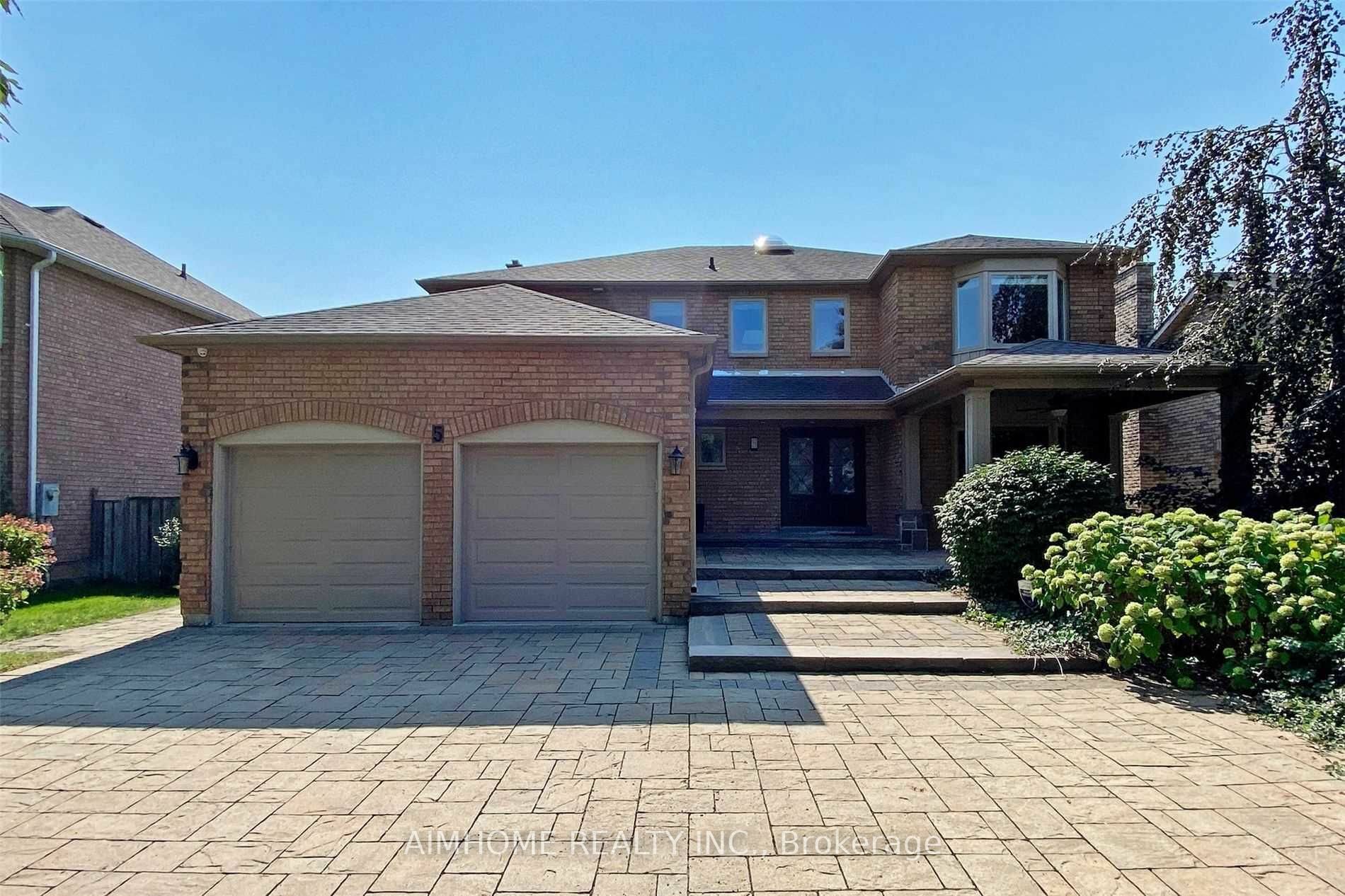 Property Photo: 5 Harmony Hill Cres ON L4C8Z1
