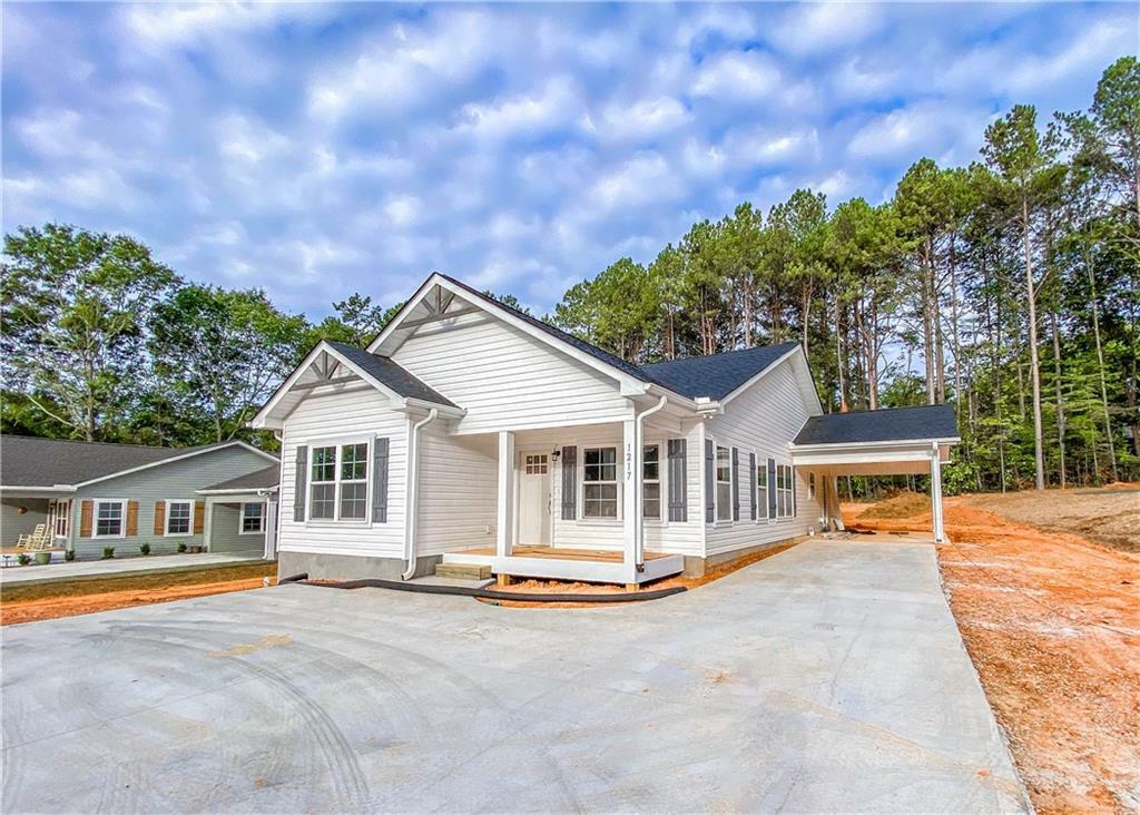 Property Photo: 1217 N Catherine Street SC 29691
