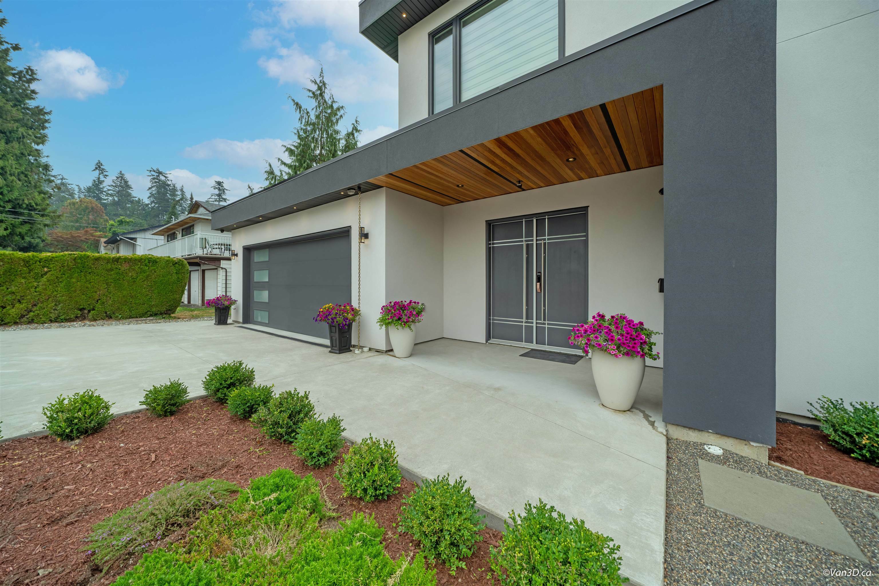 Property Photo: 720 Ivy Avenue BC V3J2J2