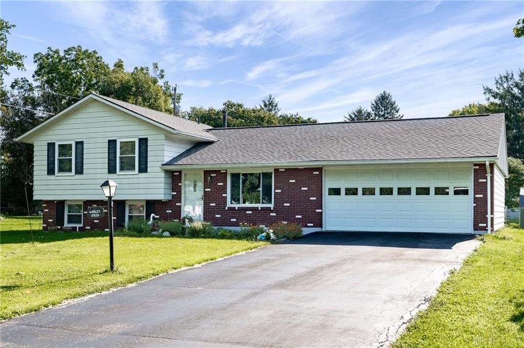 Property Photo: 3926 Tomahawk Drive OH 45341