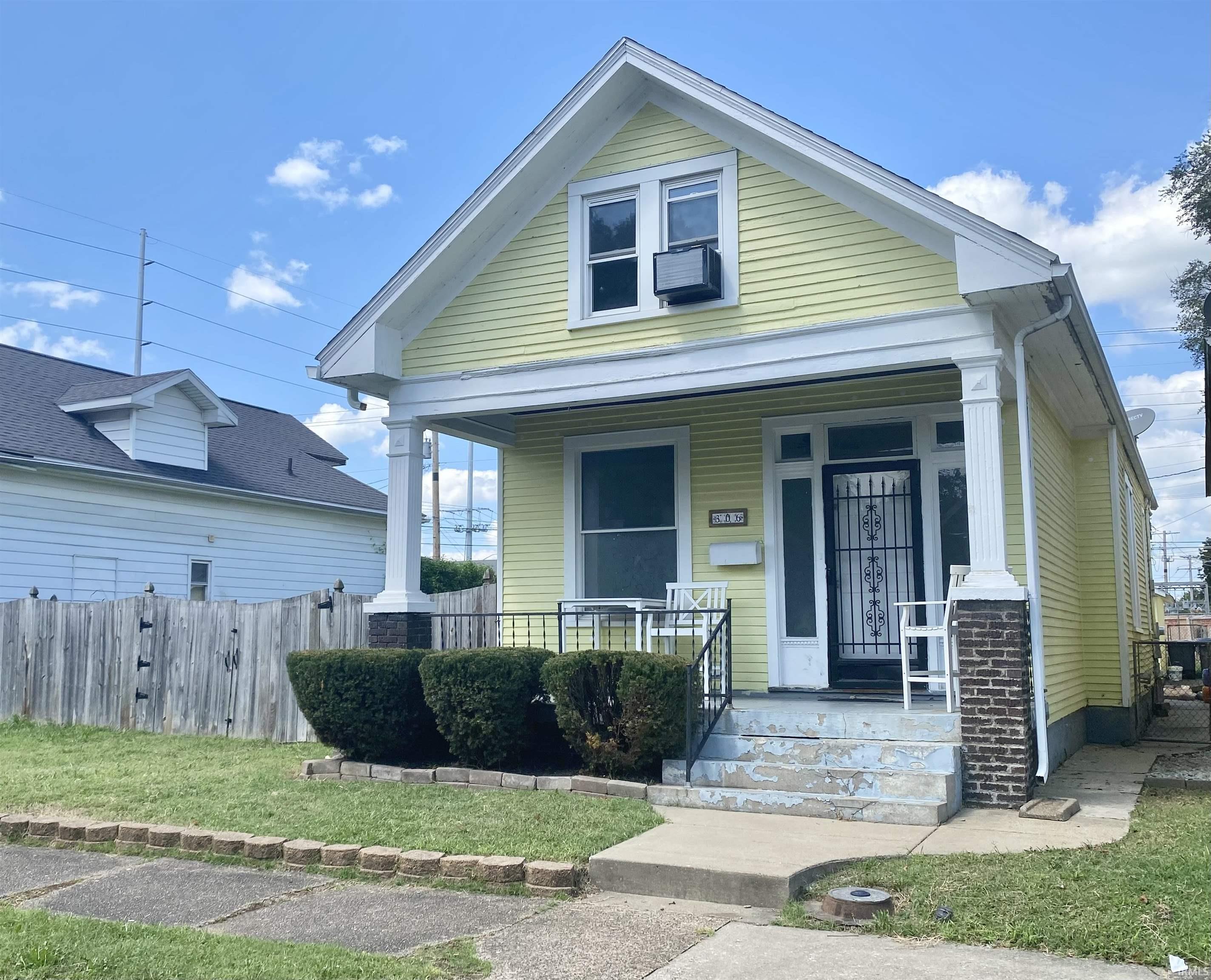 Property Photo: 306 E Eichel Avenue IN 47711