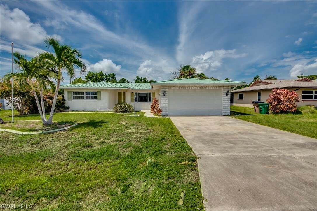 Property Photo:  5214 Sunnybrook Court  FL 33904 