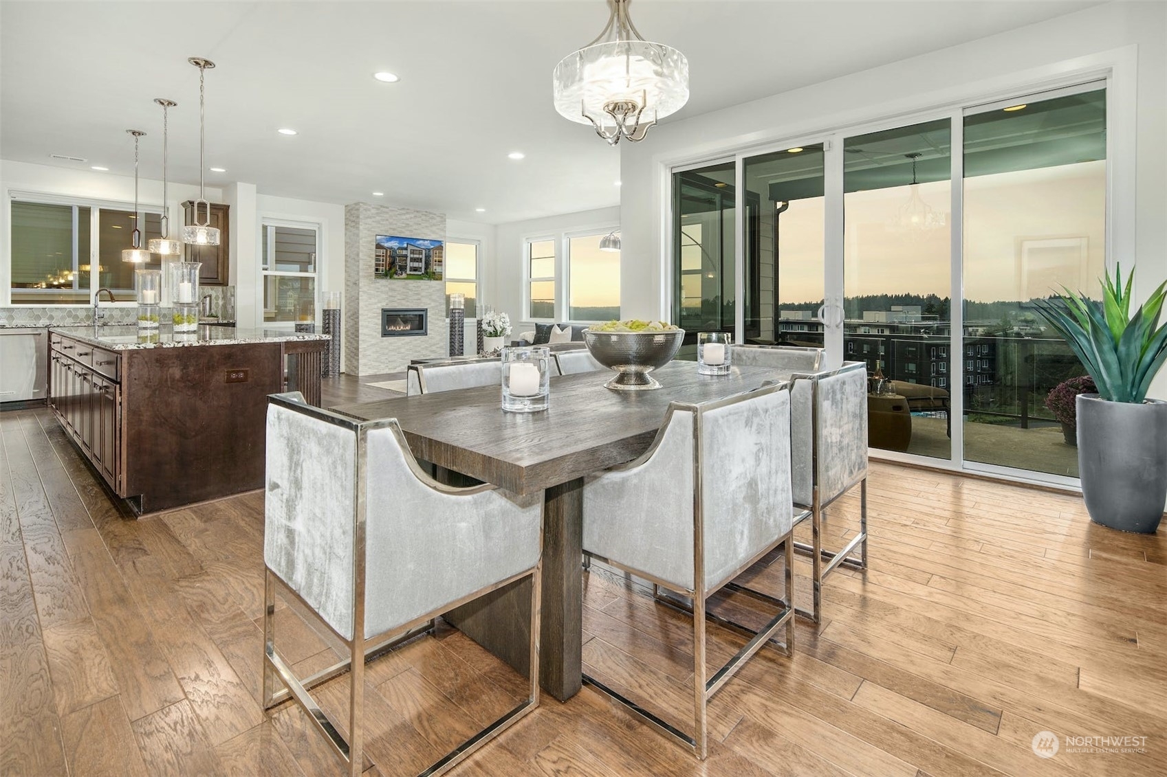 Property Photo:  1371  Pine Crest Circle NE  WA 98029 