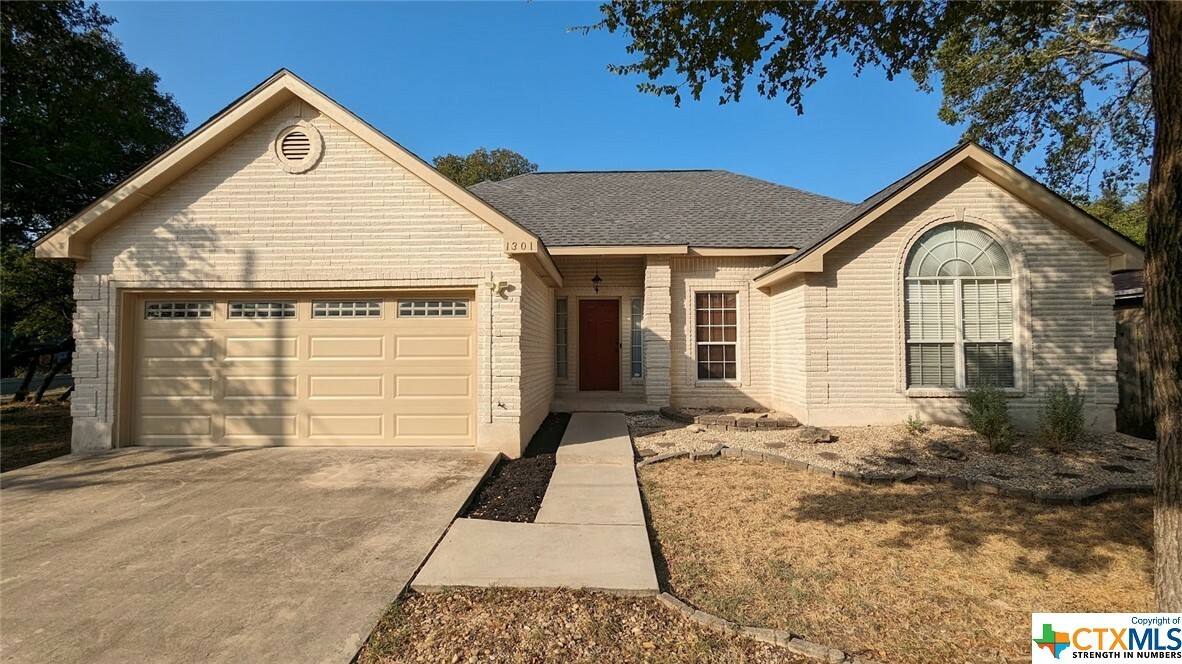 Property Photo:  1301 Girard Street  TX 78666 