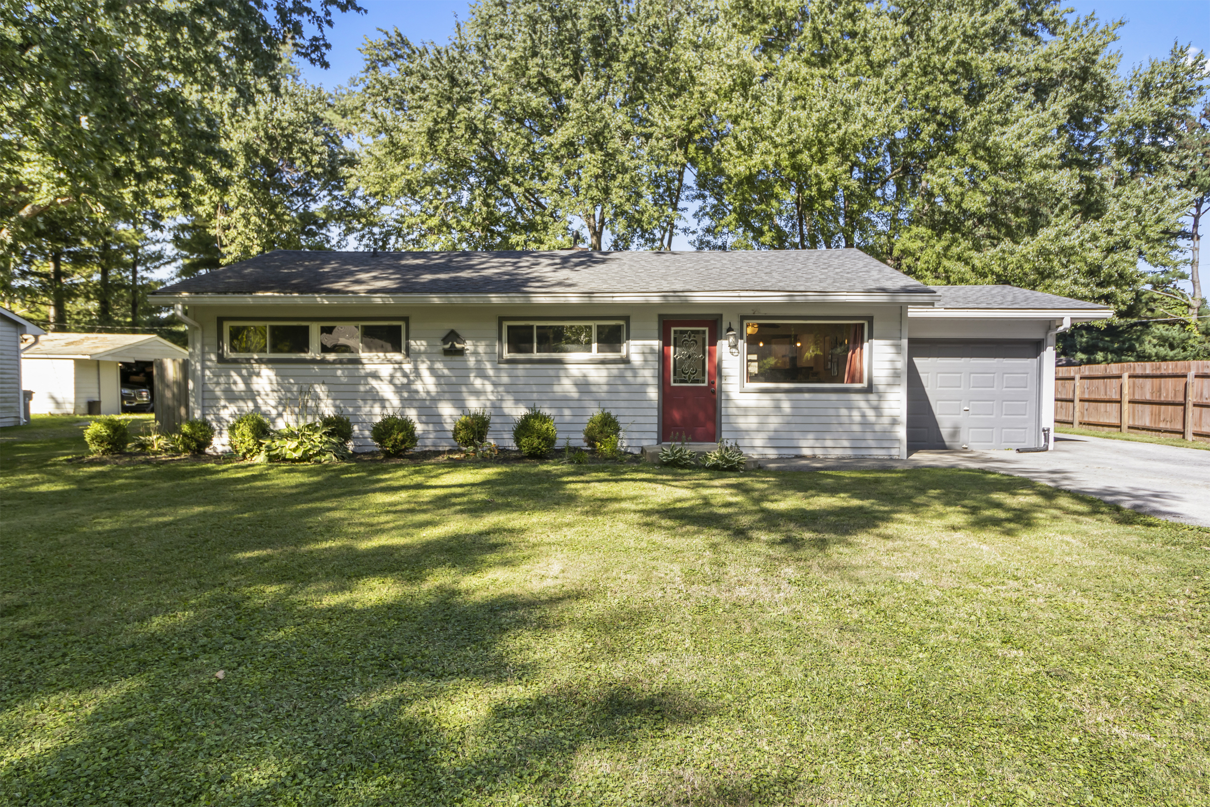 Property Photo: 533 Woodview Drive IN 46060