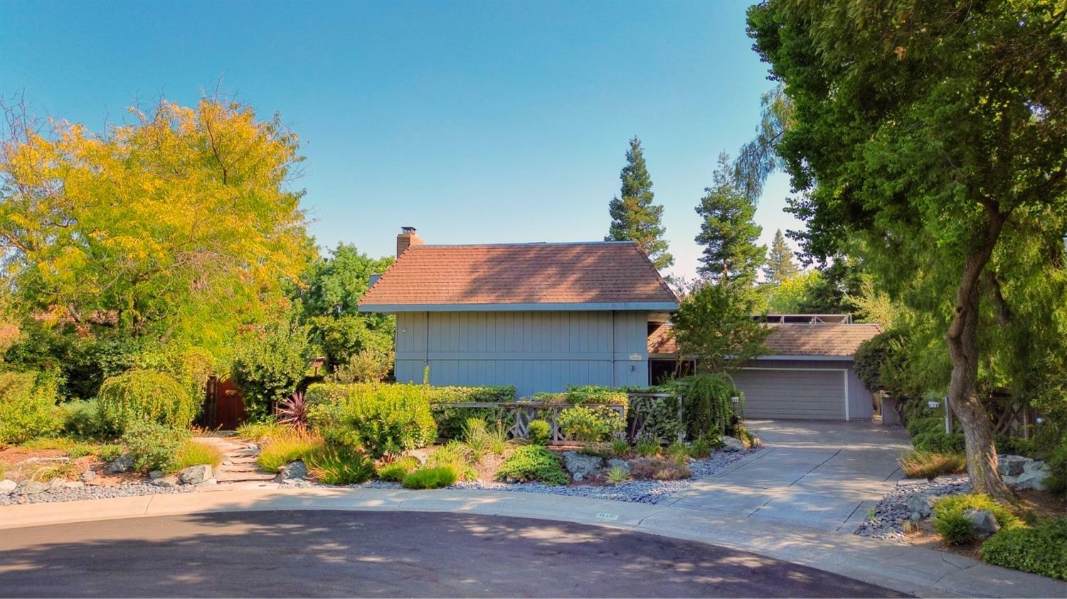 Property Photo: 618 Francisco Place CA 95616