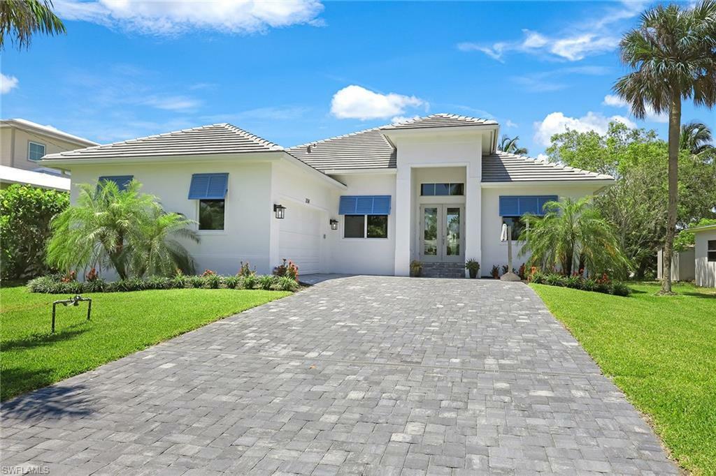 Property Photo:  1114 6th Ln N  FL 34102 