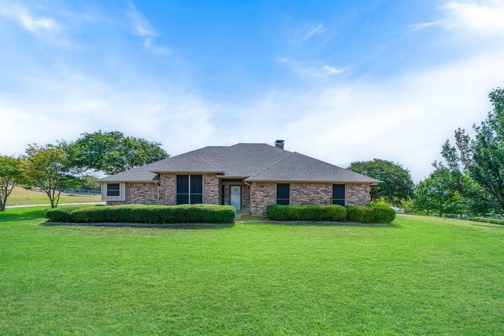Property Photo: 605 Fm 740 N TX 75126