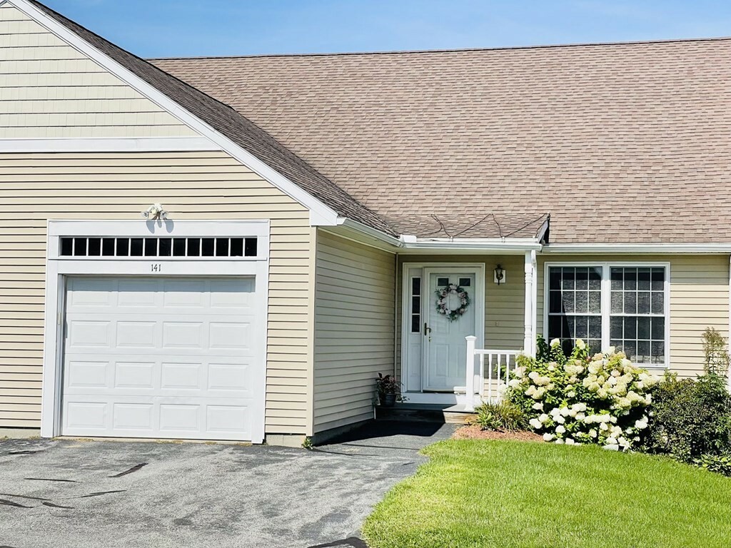 Property Photo:  141 Hillside Village Dr 141  MA 01583 