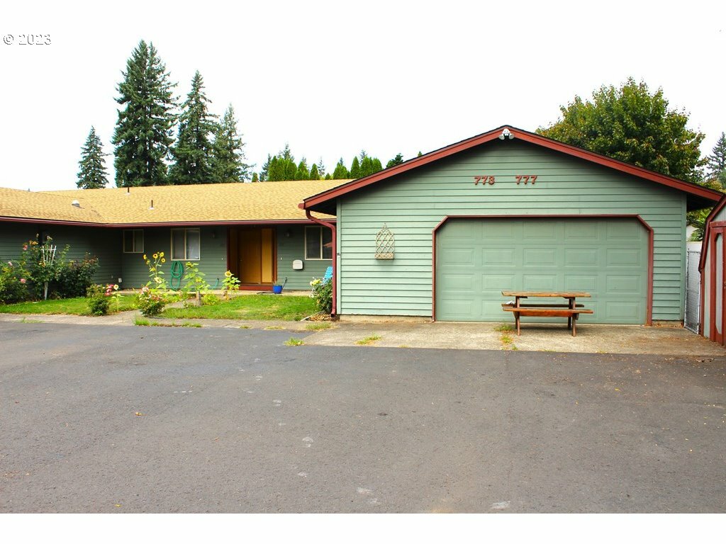 Property Photo:  773 H St  WA 98671 