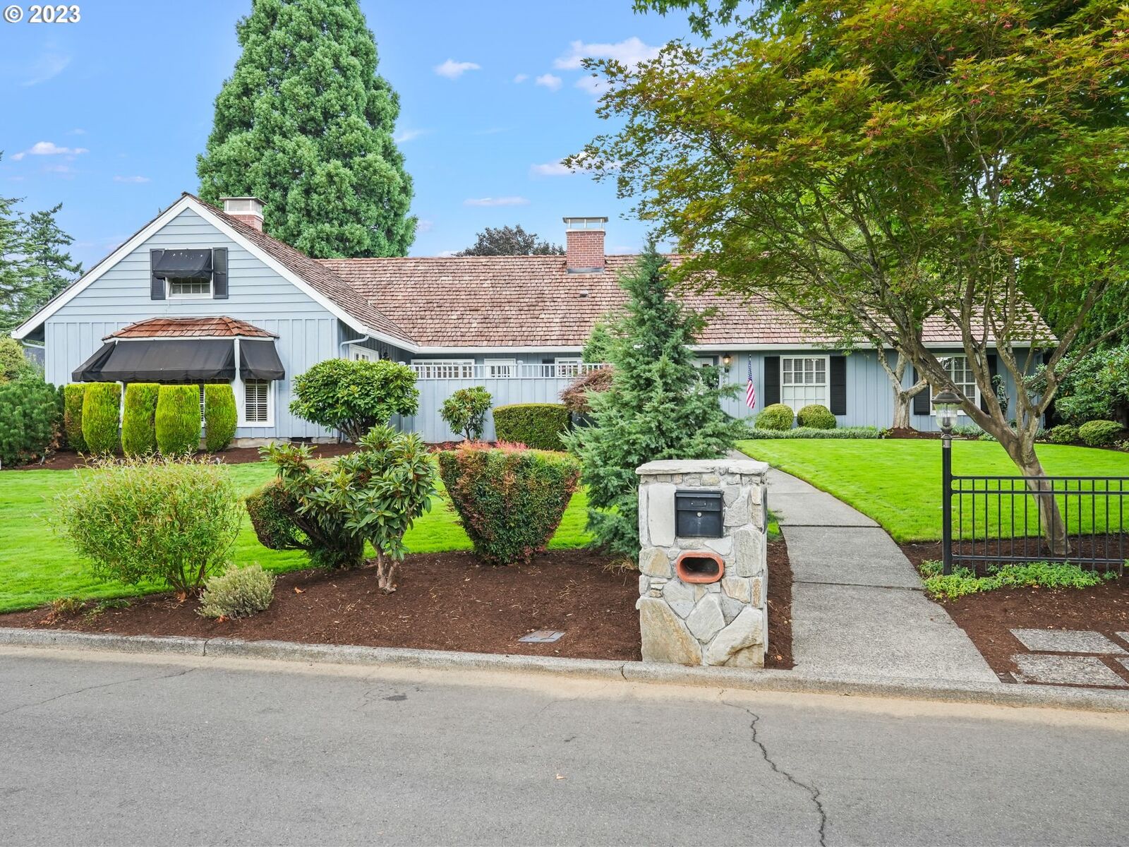 Property Photo:  5000 Dubois Dr  WA 98661 