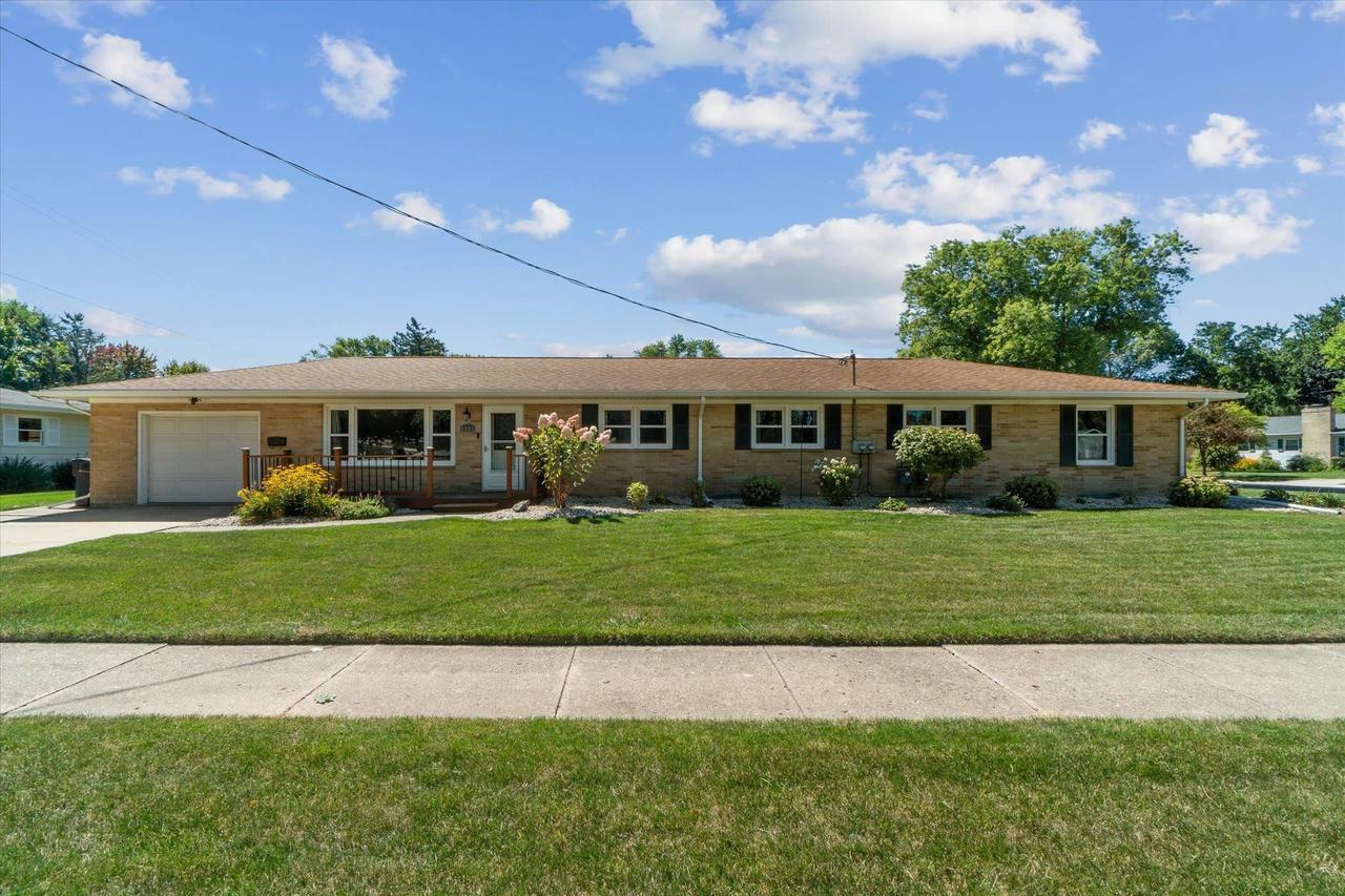 Property Photo:  1238 North Sumac Drive  WI 53545 