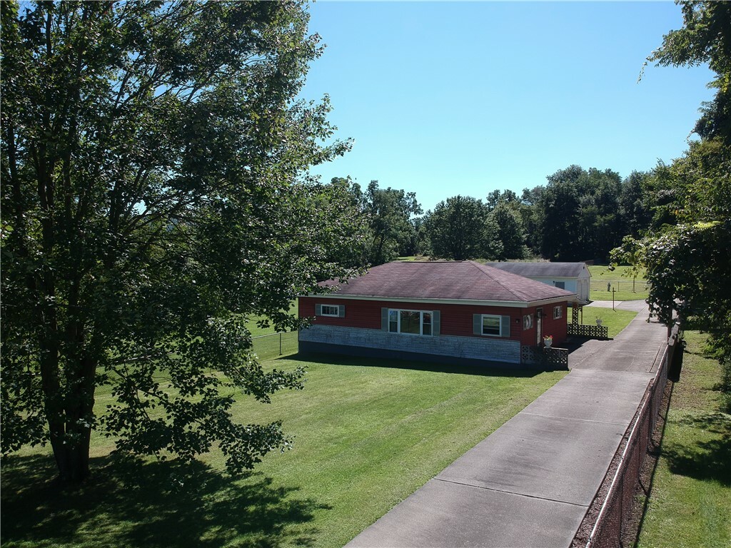 Property Photo:  155 Starlite Rd  PA 15456 