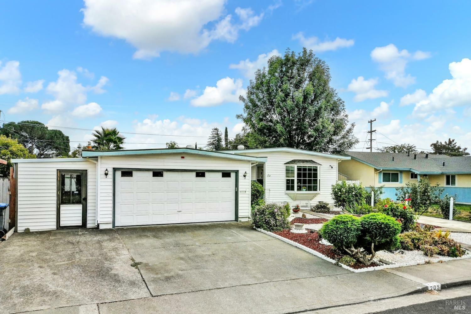 Property Photo: 205 Santa Ana Court CA 94533