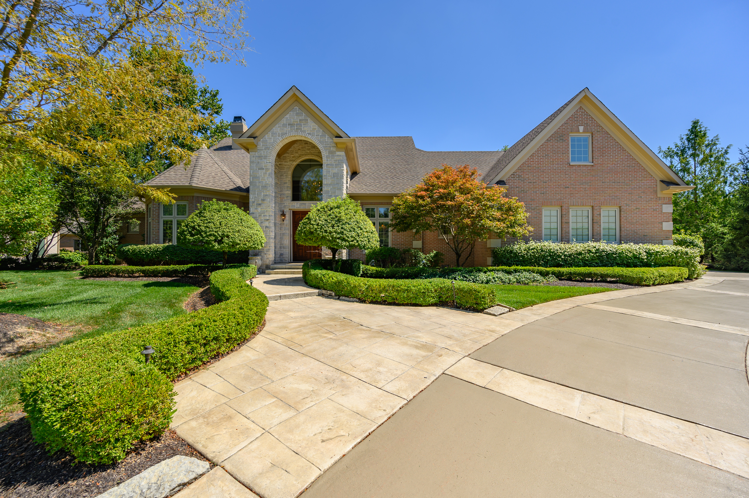 Property Photo: 1681 Ashwood Drive IN 46143