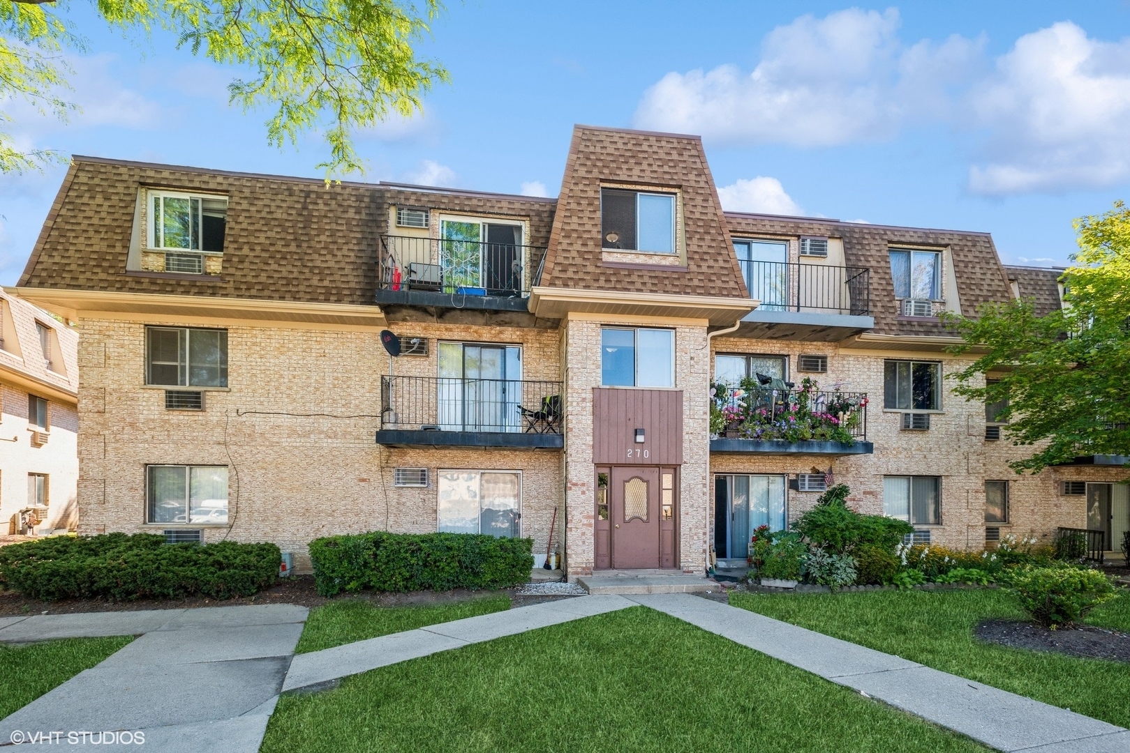 Property Photo: 270 Shorewood Drive 1A IL 60139