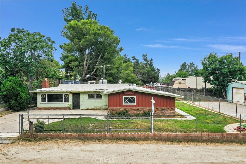 Property Photo: 5874 Chadbourne Avenue CA 92505