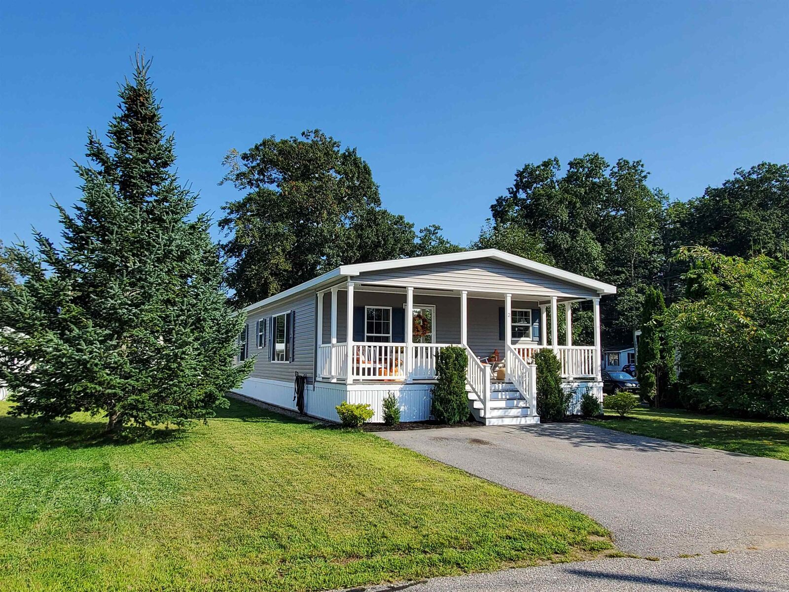 Property Photo:  2 Lilac Way  NH 03862 