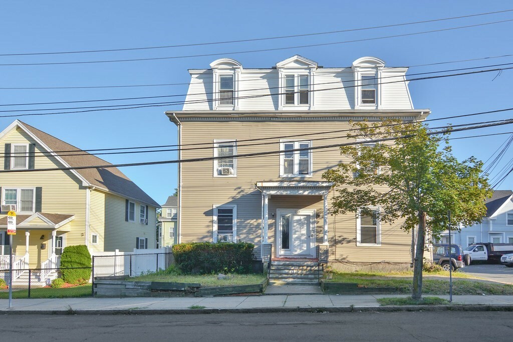 Property Photo:  164 Essex St  MA 01902 