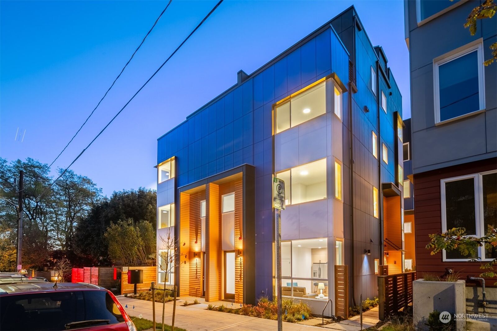 Property Photo:  1825 D 14th Avenue  WA 98122 