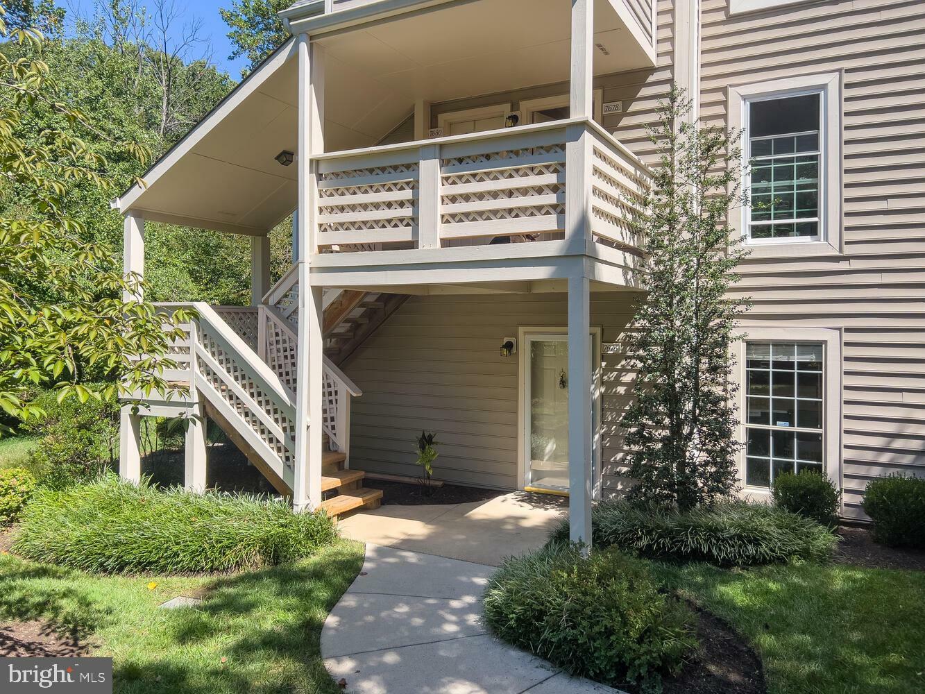 Property Photo:  7676 Willow Point Drive 7676  VA 22042 