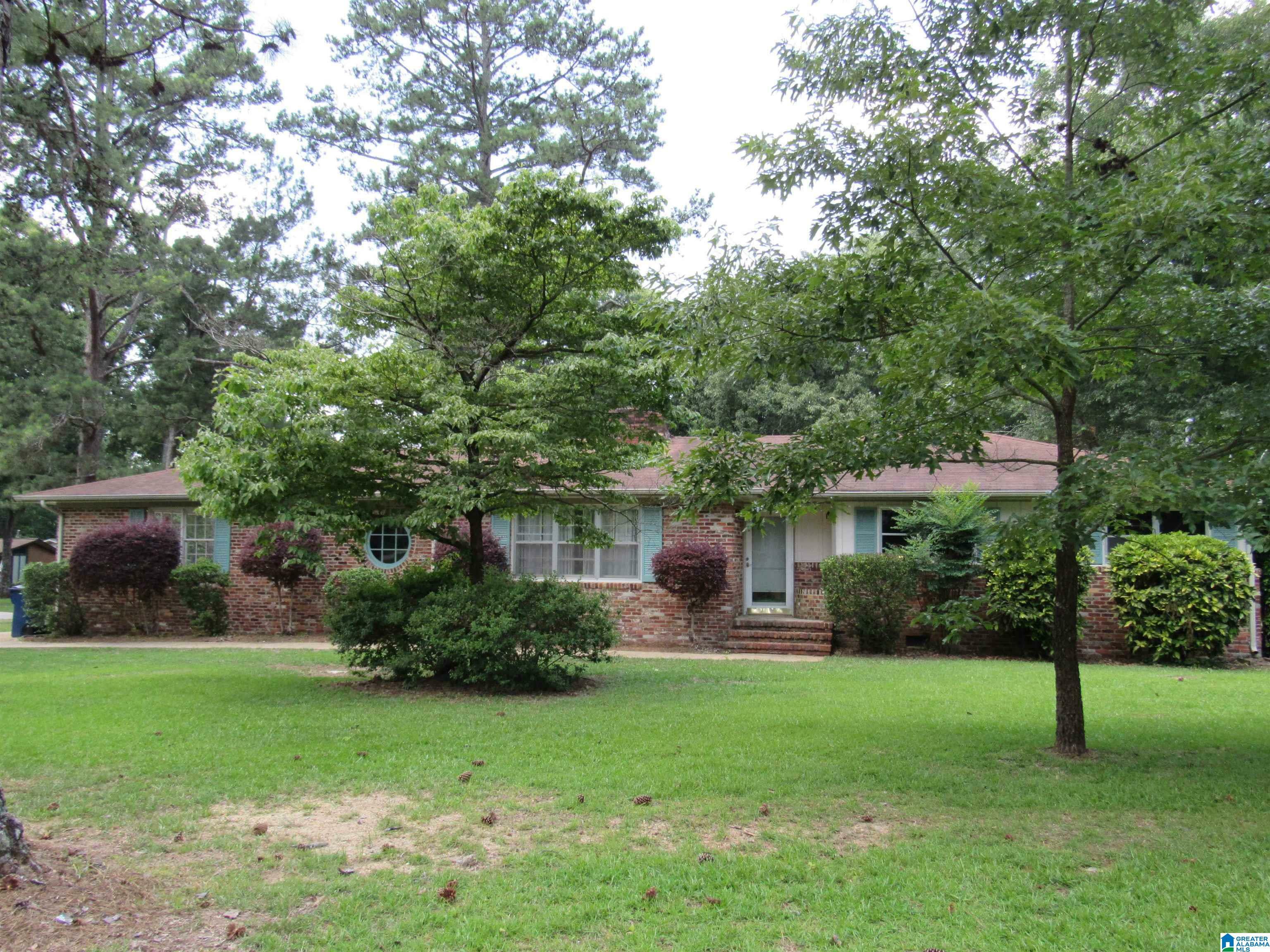 Property Photo:  824 Robertson Road  AL 36207 