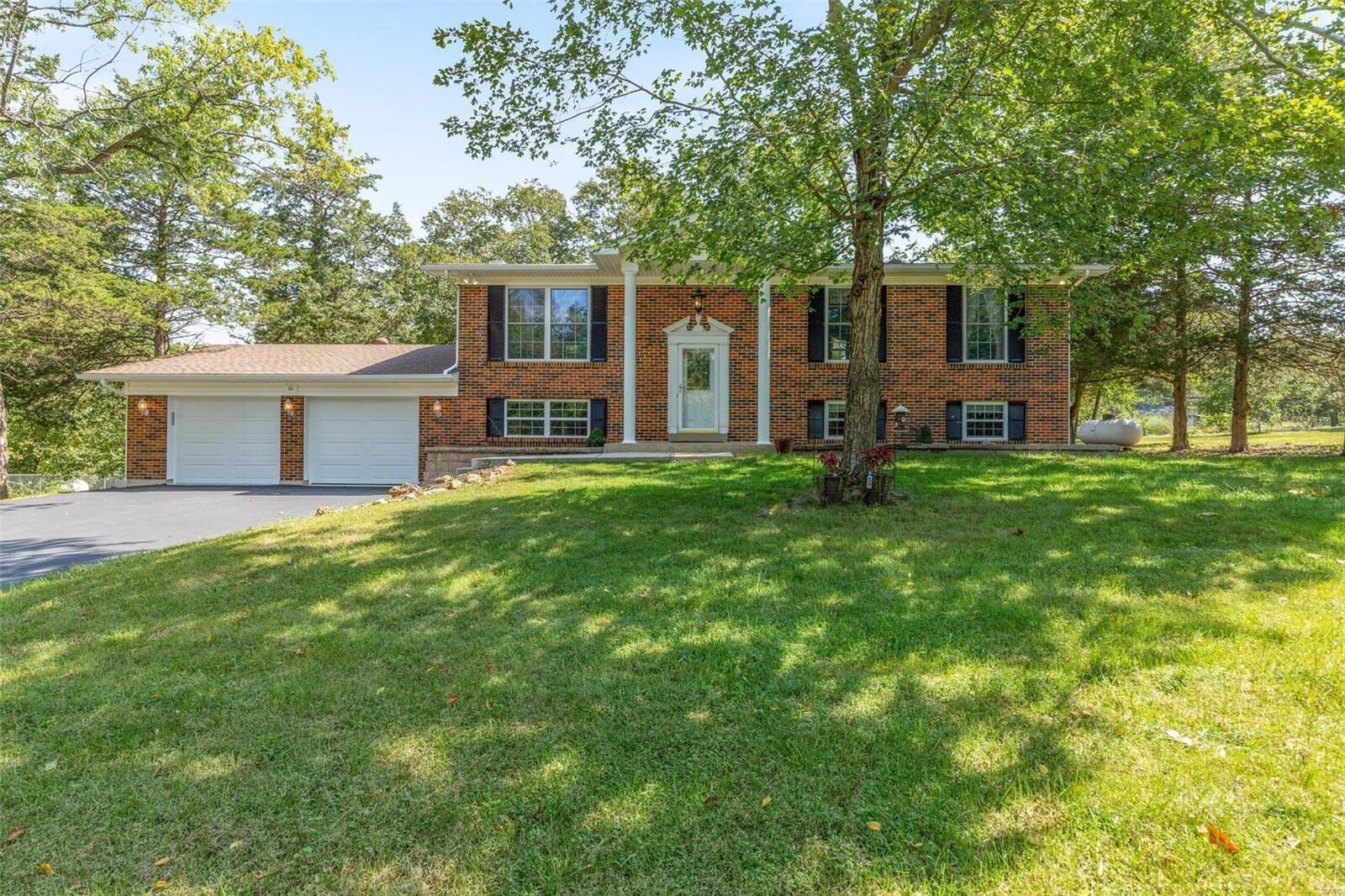 Property Photo: 82 Valley View MO 63050