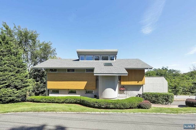 Property Photo: 380 Kinderkamack Road NJ 07661
