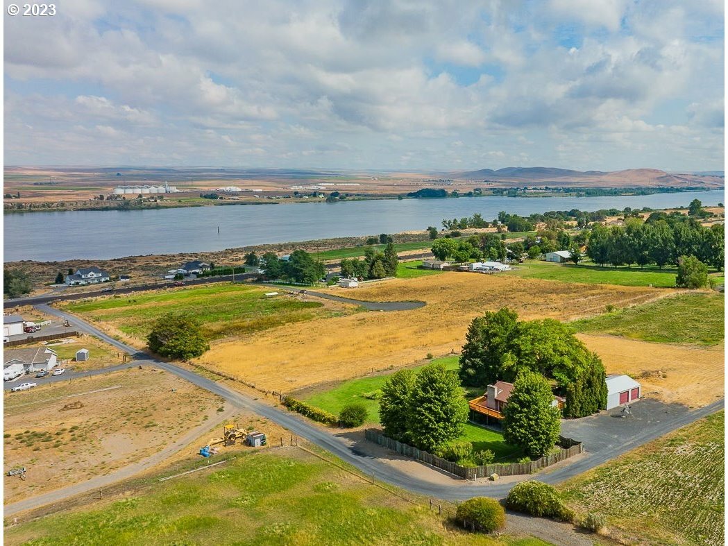 Property Photo:  81765 Lee Estates Ln  OR 97882 