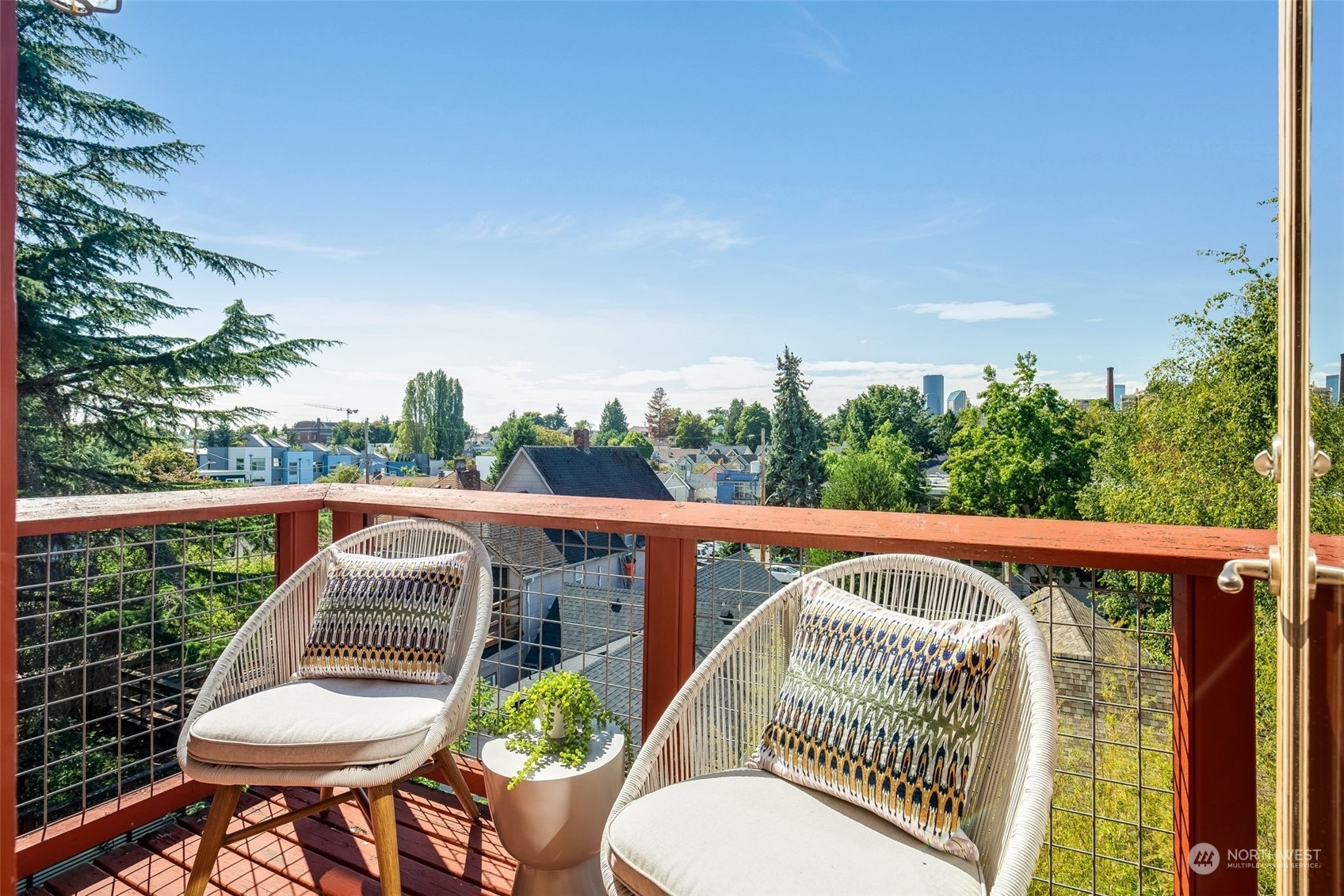 Property Photo: 421 23rd Avenue B WA 98122