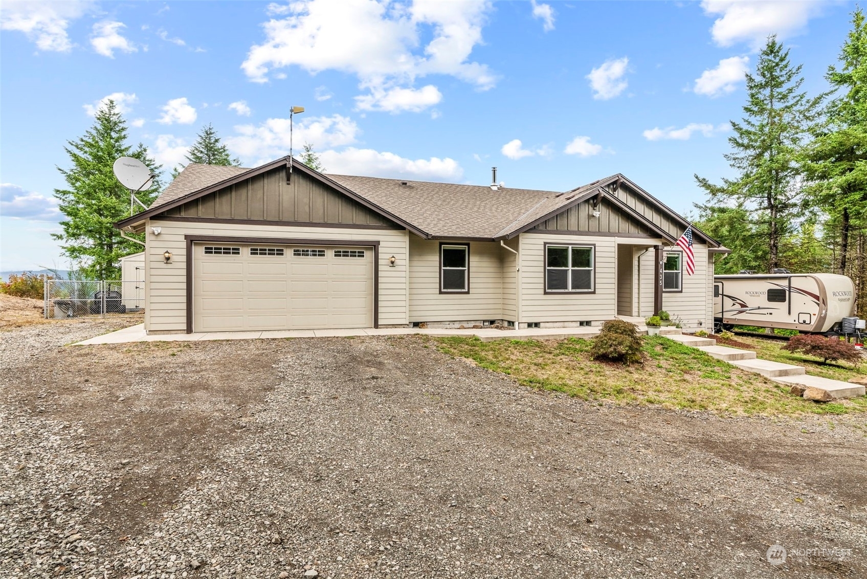 Property Photo:  435 Woodland Heights Road  WA 98674 