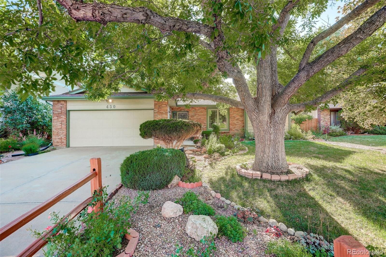 Property Photo:  450 Aspen Court  CO 80020 