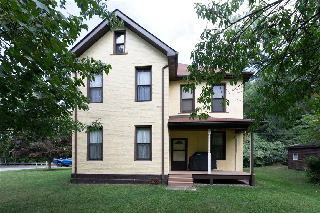 Property Photo:  518 Short St  PA 15106 