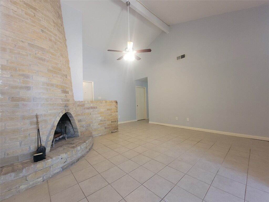 Property Photo: 1304 Glenda Drive B TX 78681