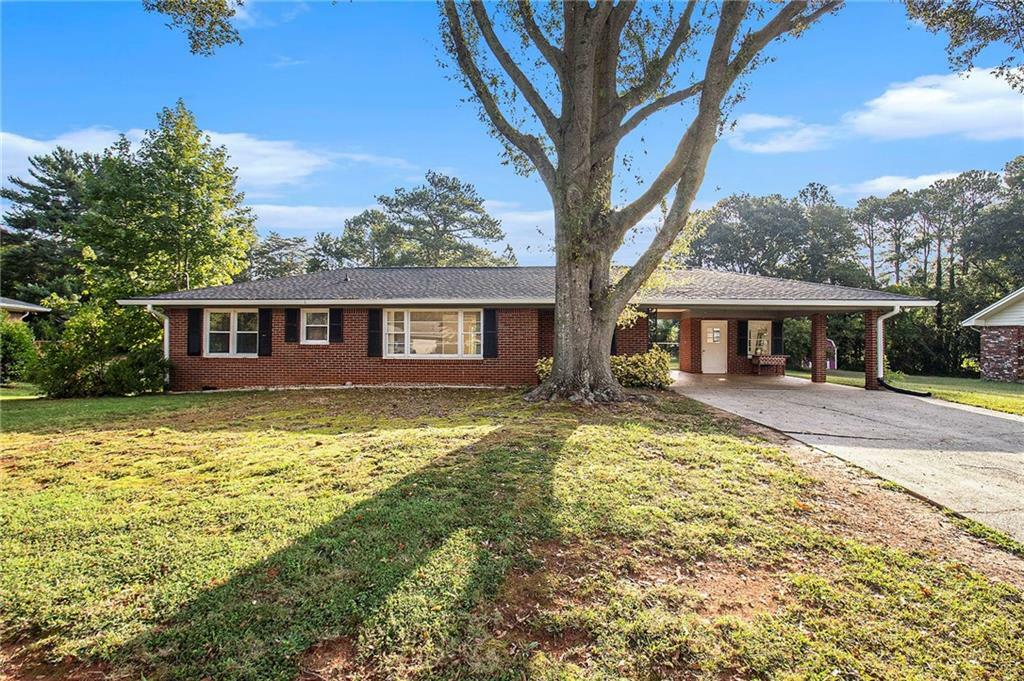 Property Photo: 595 Rocky Creek Drive GA 30075