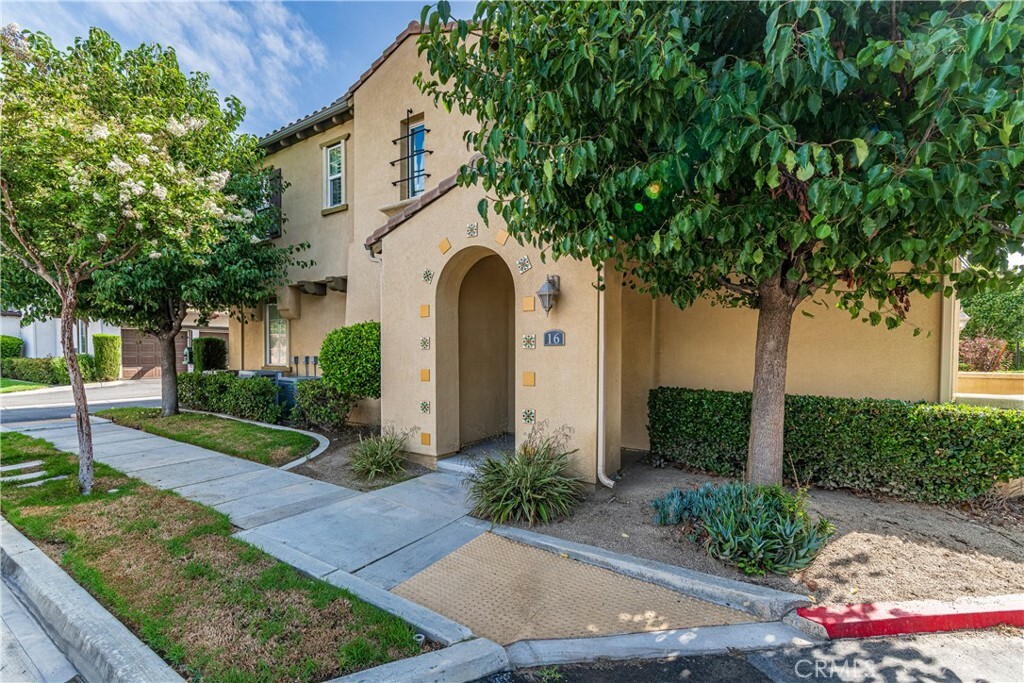 Property Photo:  2750 E Oak Hill Drive 16  CA 91761 