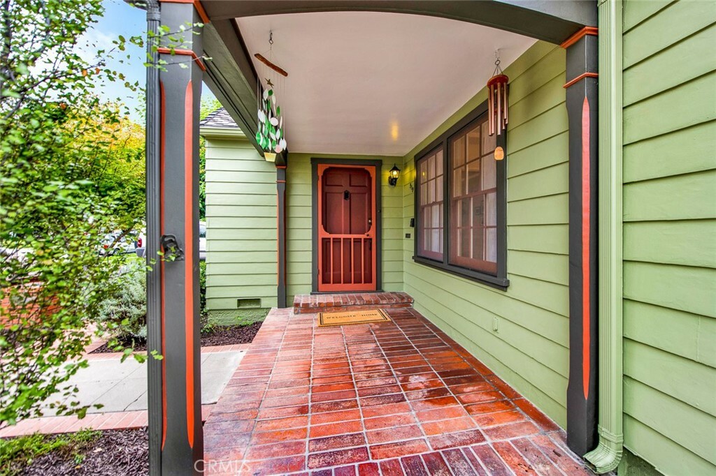 Property Photo:  919 Louise Street  CA 92703 