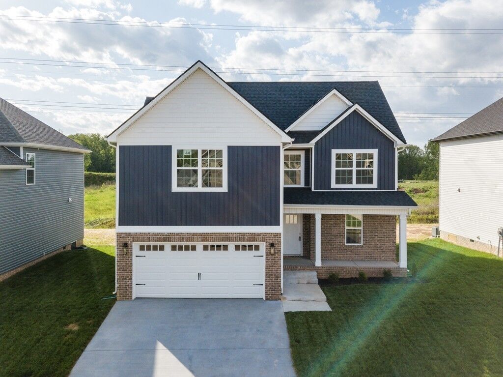 Property Photo:  44 The Quarry  TN 37043 