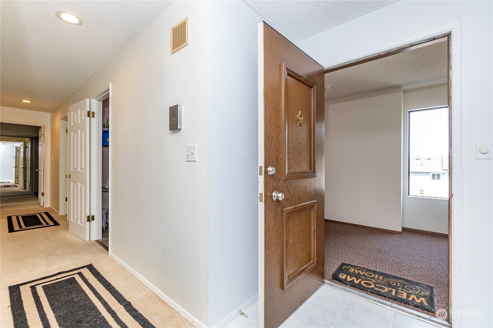 Property Photo: 5915 Highway Place 305 WA 98203