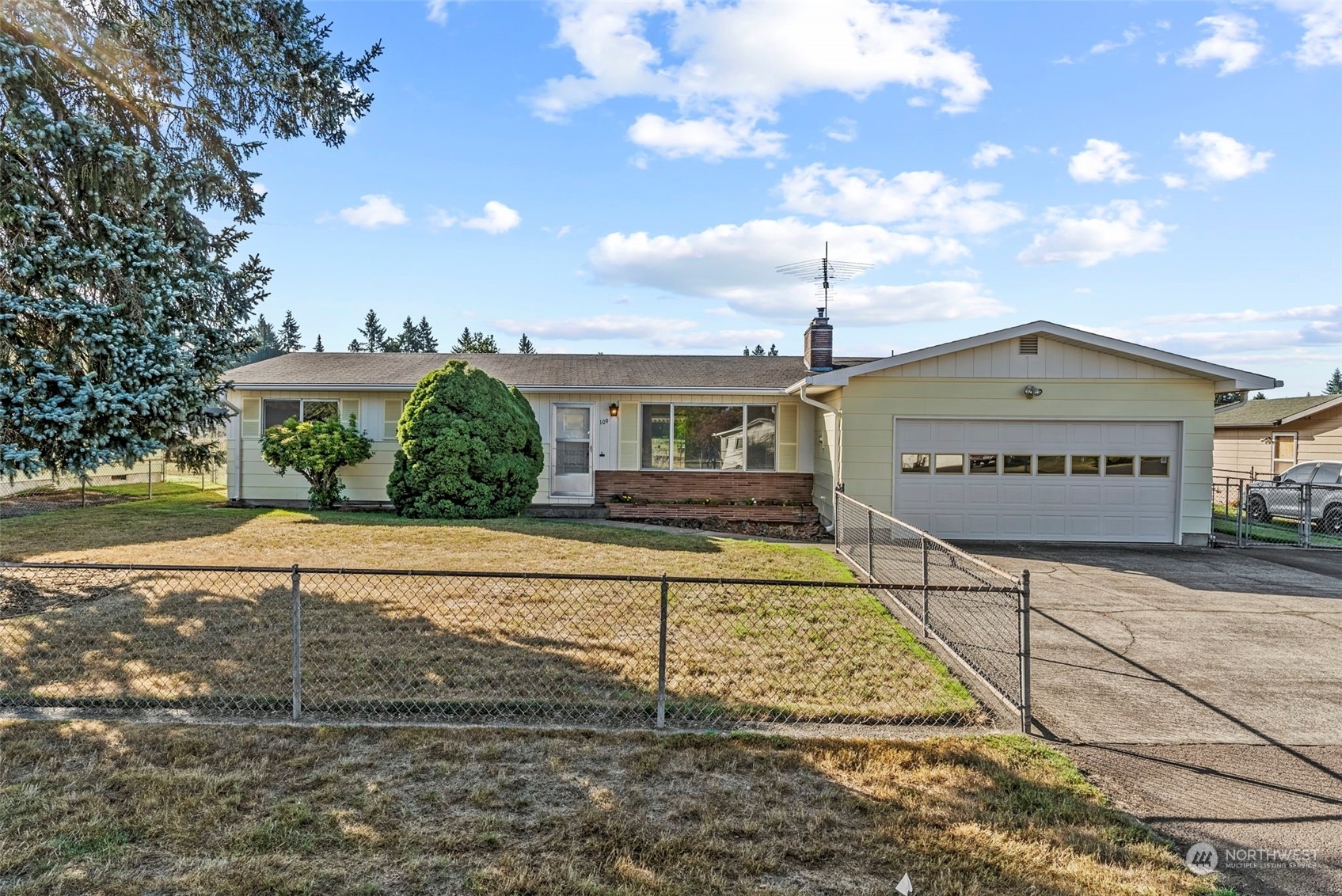 Property Photo:  109 Ponderosa Drive  WA 98626 