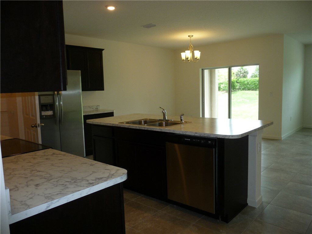 Property Photo: 2752 Granville Manor SW FL 32968
