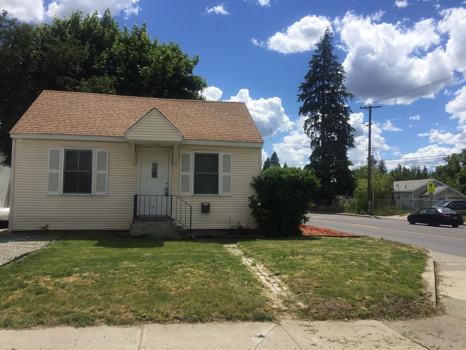 Property Photo: 3202 E 33rd Ave WA 99202