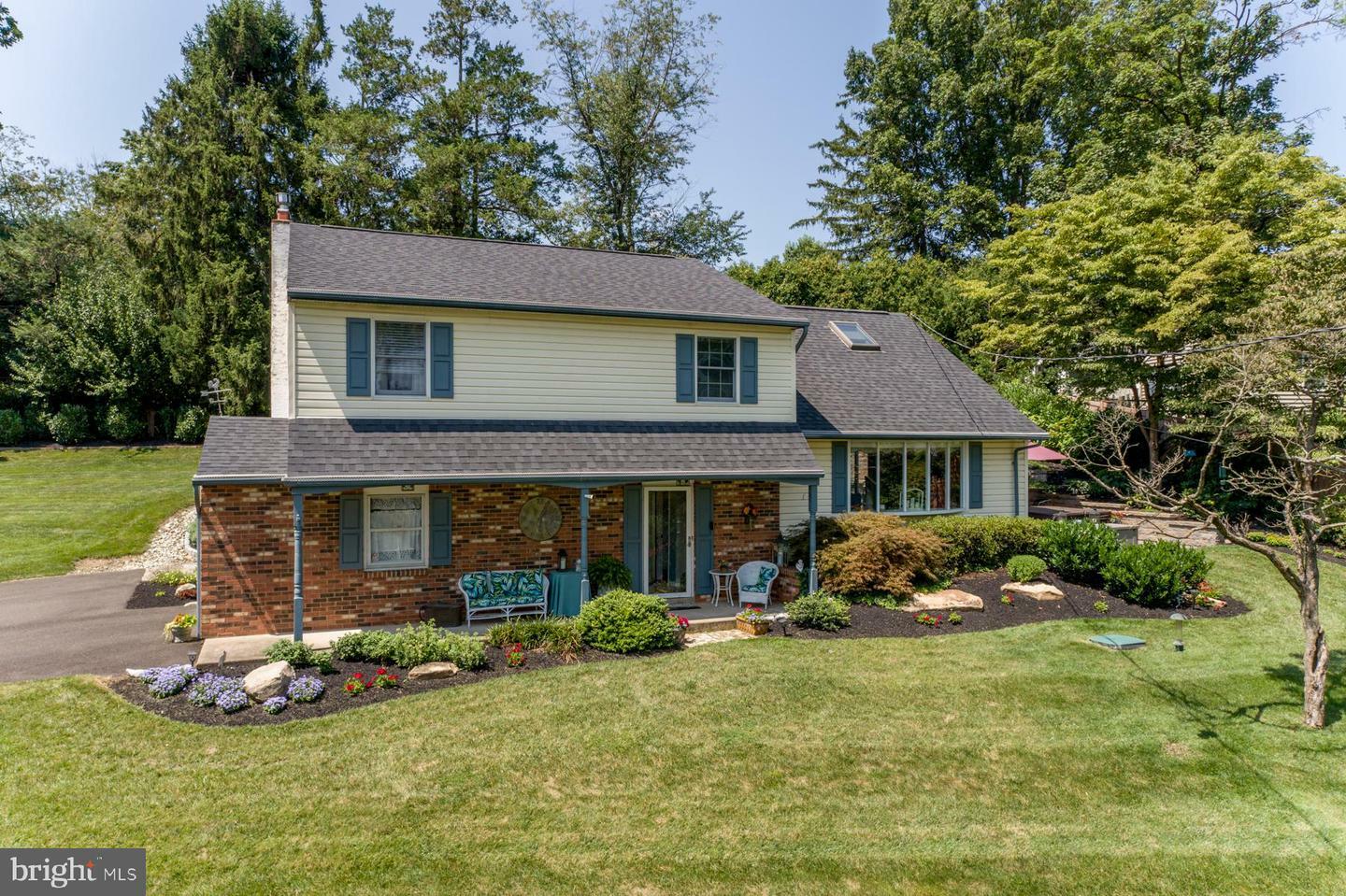 Property Photo: 395 E State Street PA 18901