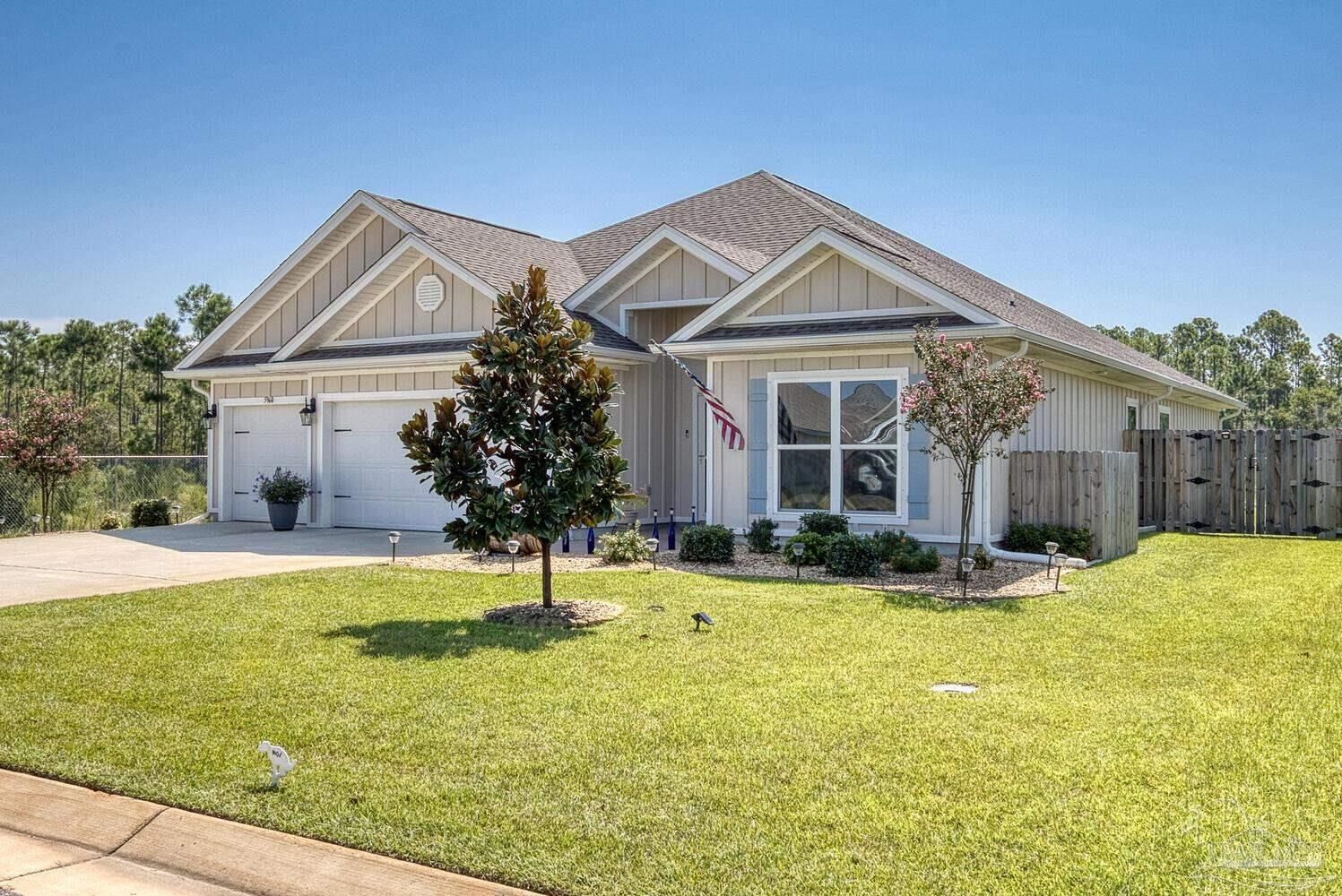 Property Photo: 5960 Forest Bay Ave FL 32563
