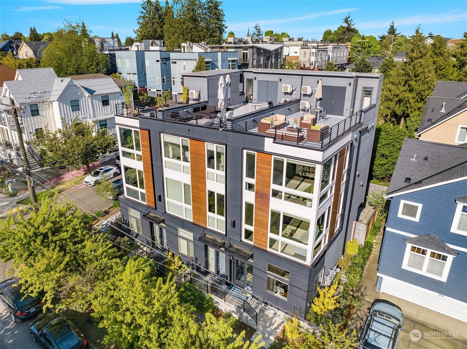 Property Photo: 172 17th Avenue WA 98122