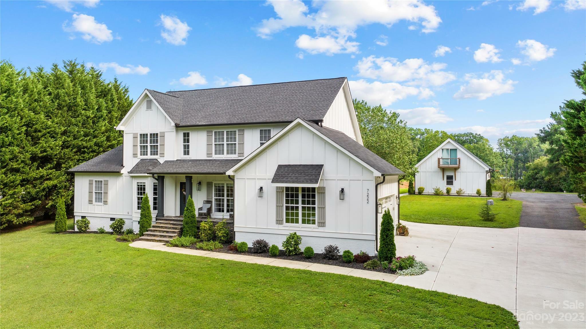 Property Photo: 7222 Cobblecreek Drive NC 28104
