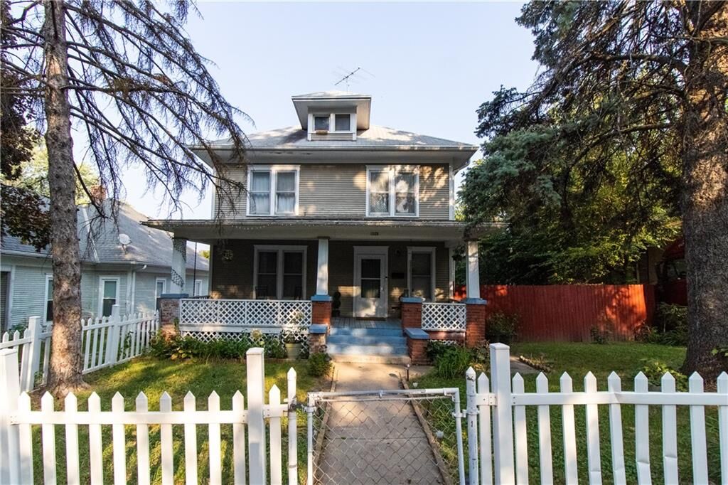 Property Photo:  1325 S 22nd Street  MO 64507 