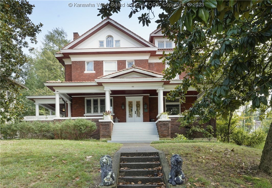 Property Photo: 904 Edgewood Drive WV 25302